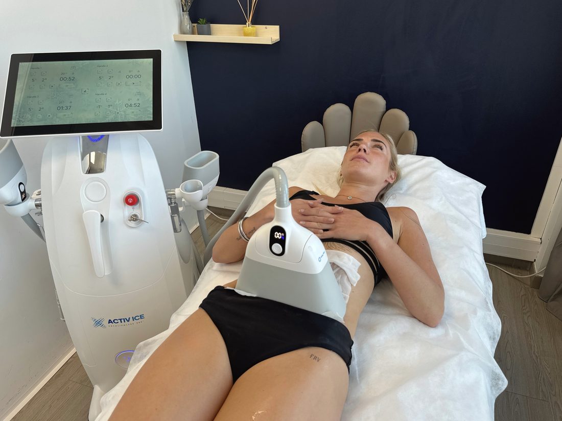 Séance de soin en cabine au centre Laser Ligne